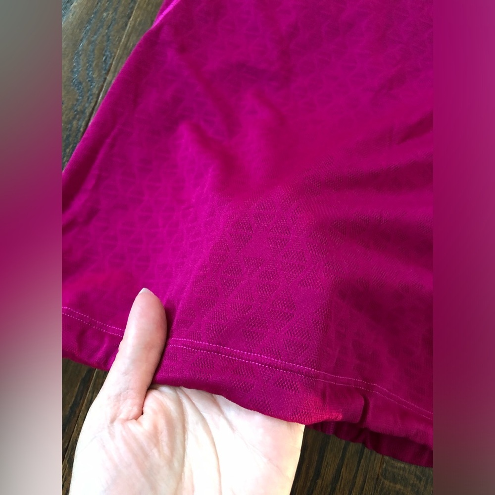 The North Face Women’s S Magenta Mesh Racerback Tank w/Drawstring Waistband - Picture 3 of 11